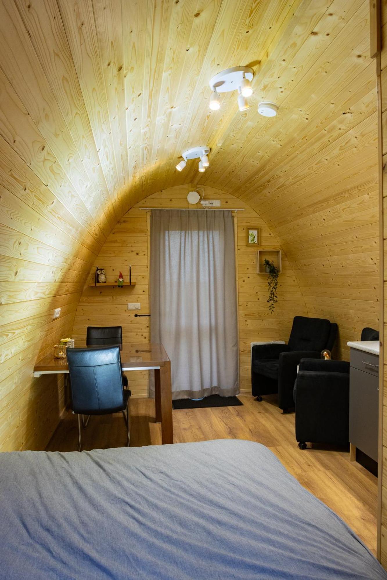 Camping Pod Lyts Dekema 1 Baard Bagian luar foto