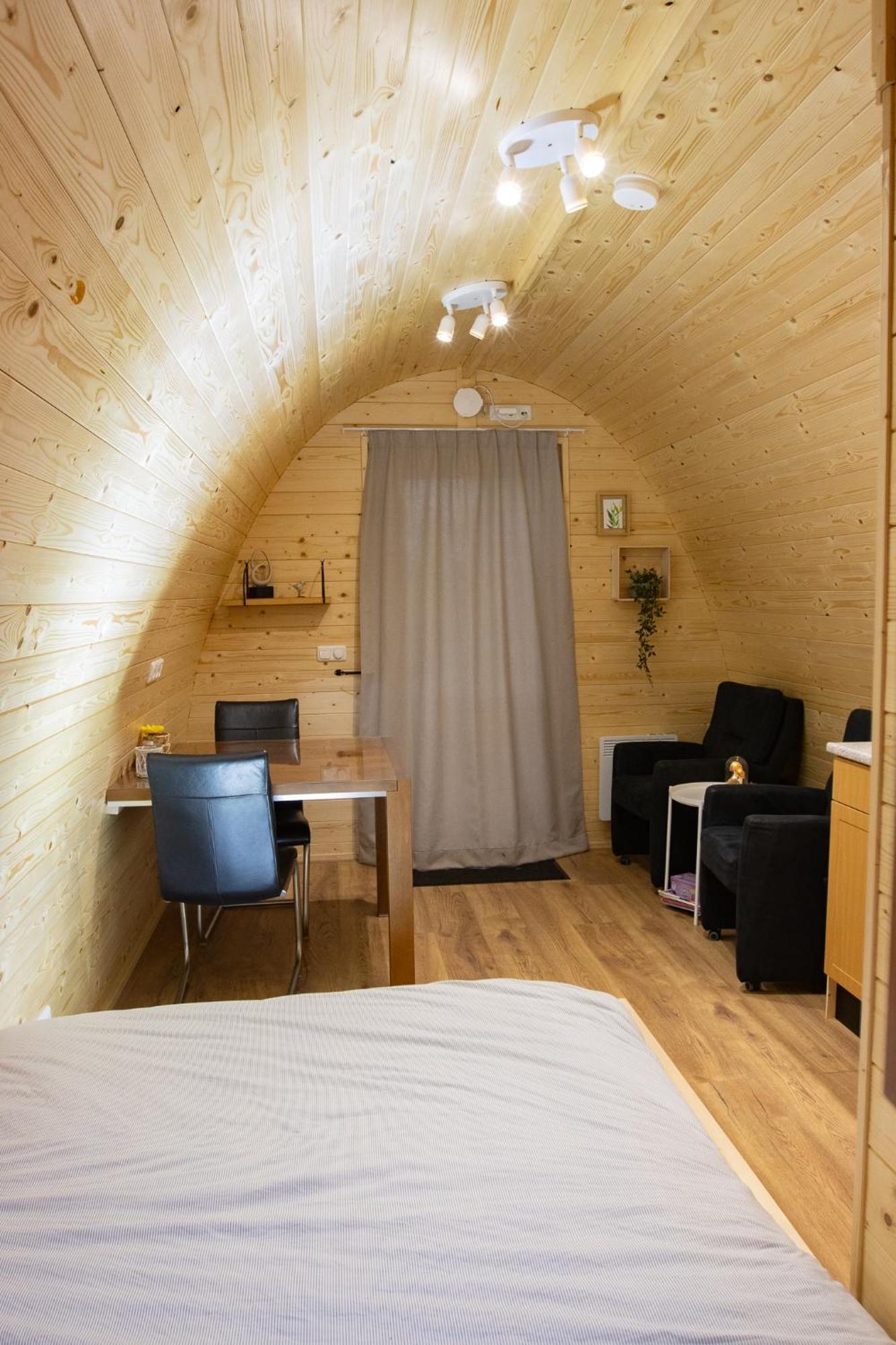 Camping Pod Lyts Dekema 1 Baard Bagian luar foto